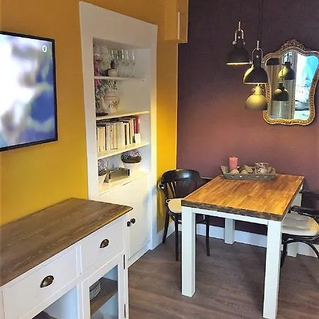Stilvolles-designerappartement-norderstr-10 Apartmán